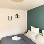 O&w Mit Pool Naehe Nuerburgring, Maison d'hôtes Adenau