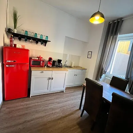 Guest house O&w Mit Pool Naehe Nuerburgring, Adenau