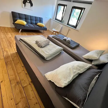 Guest house O&w Mit Pool Naehe Nuerburgring, *