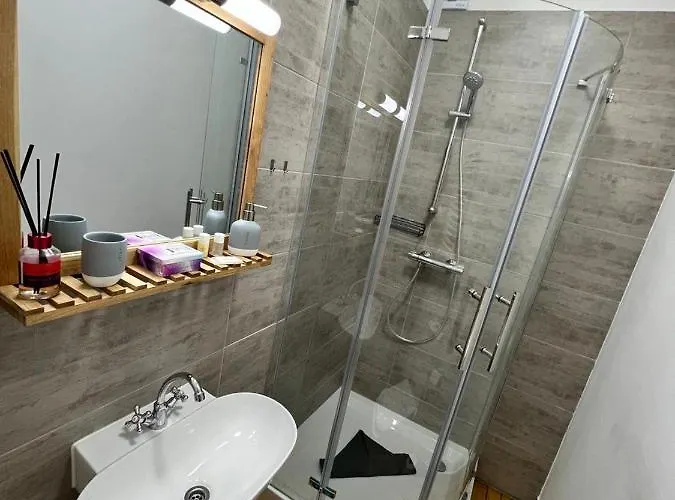 O&w Mit Pool Naehe Nuerburgring, Casa de hóspedes Adenau