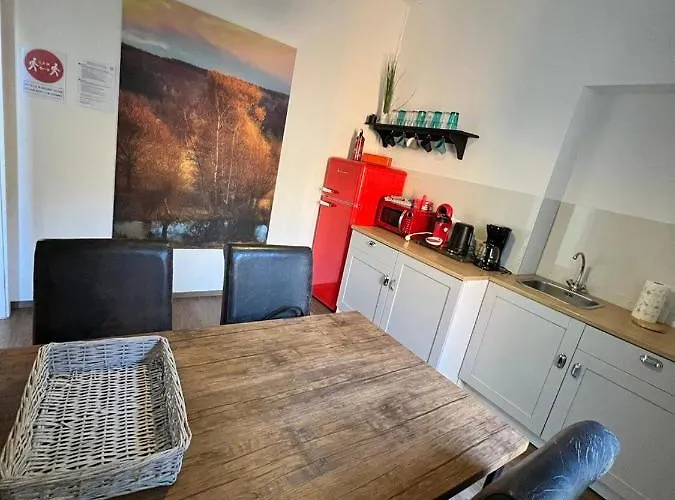 O&w Mit Pool Naehe Nuerburgring, Casa de hóspedes Adenau