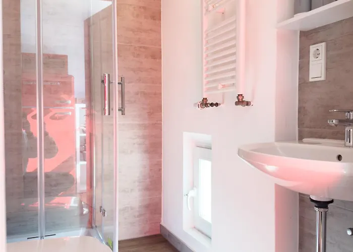 Konukevi O&w Mit Pool Naehe Nuerburgring, *